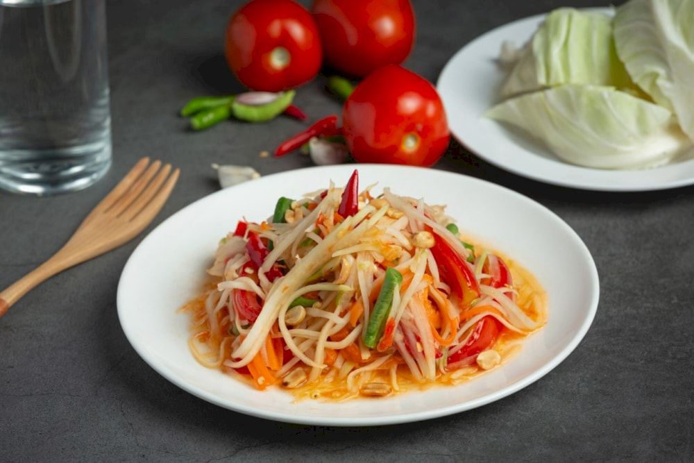 Perfectly balanced nom with fresh, crunchy ingredients and a rich, savory kick